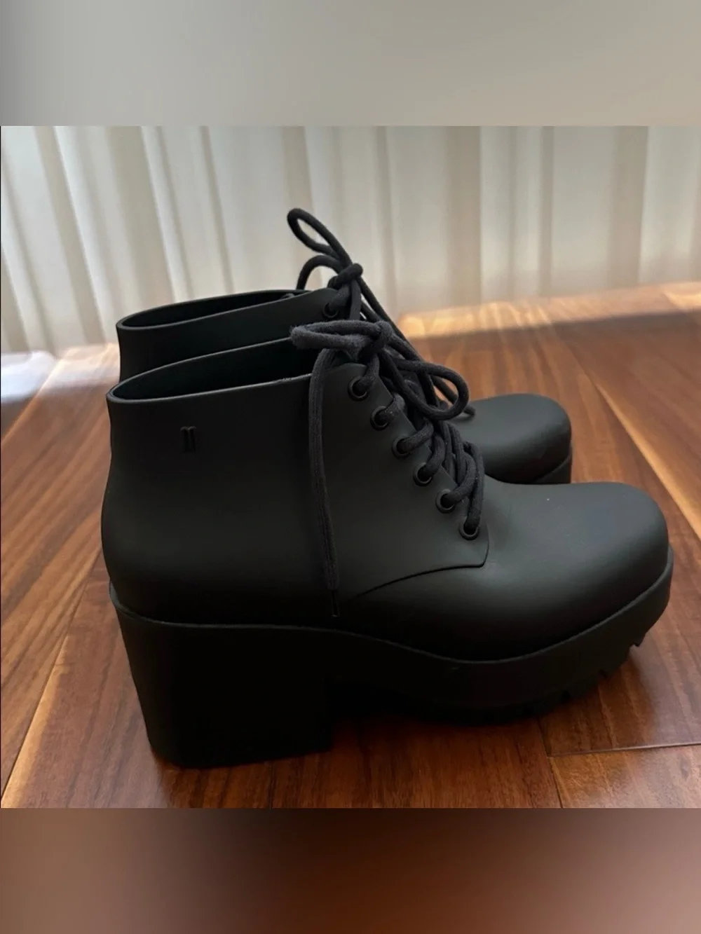 MELISSA STELLAR BLACK PLATFORM LUG SOLE JELLY ANKLE BOOTIE SIZE 8